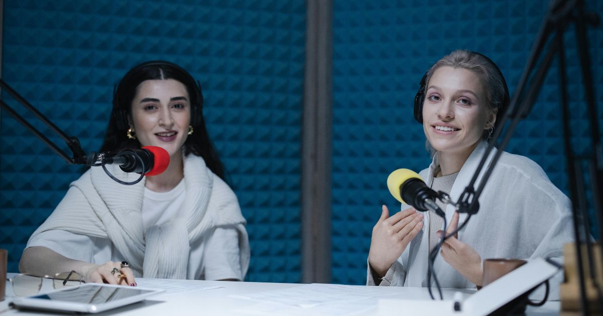 Top Podcast Content Ideas for Beginners in Dubai Image